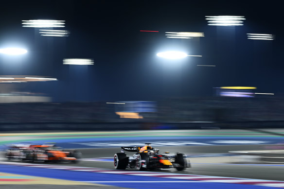 Se necesitan millones de dólares para construir F1. 