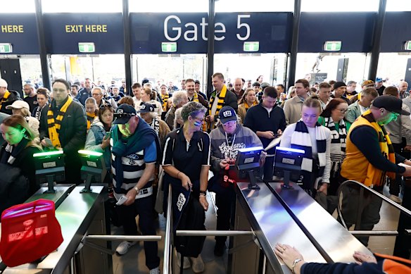 The fans started pouring through the turnstiles well ahead of the first bounce.