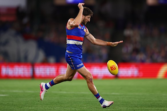 Marcus Bontempelli was in fine touch for the Bulldogs.