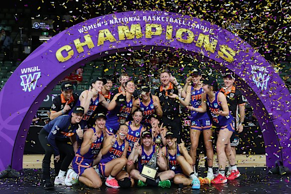 Townsville defeated the Lynx to claim the WNBL title in Perth.