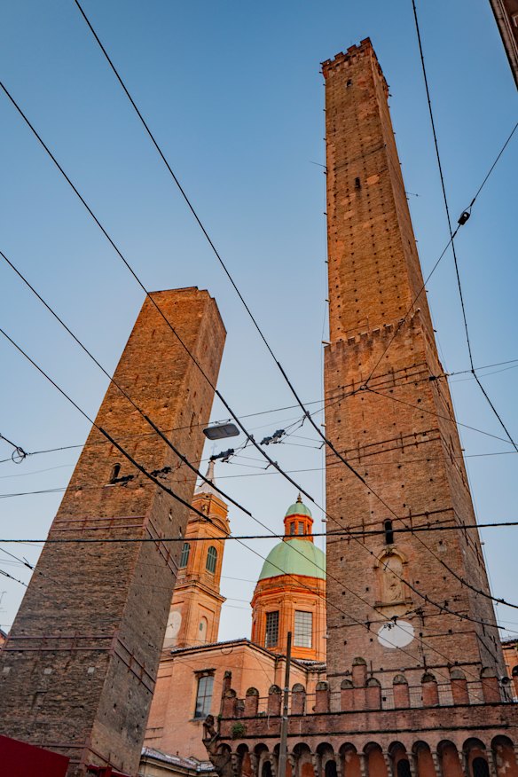 Garisenda (left) and Asinelli towers, Bologna.