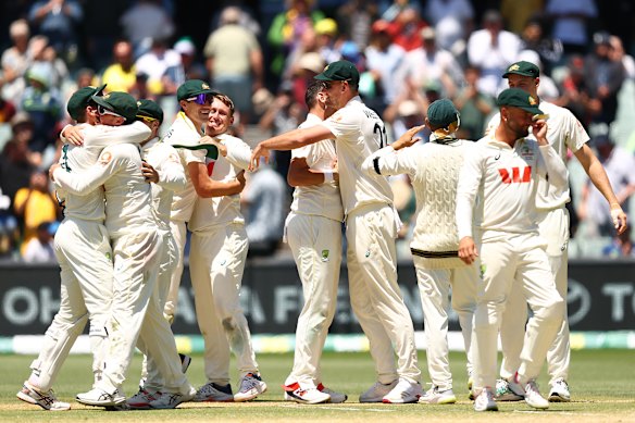 Australia celebrate after winning the third Test and retaining the Ashes.