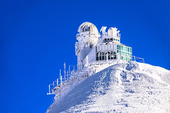  An ice-bound Jungfraujoch Sphinx Observatory at 3454 metres.