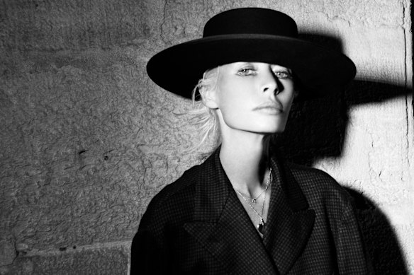 Wendy James was adopted, and had a happy childhood.