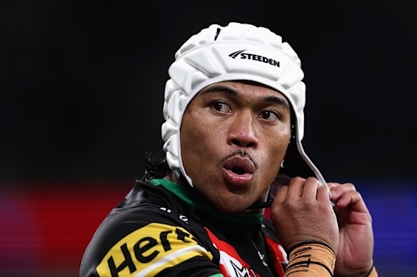 Brian To’o came from the field with 20 minutes remaining.