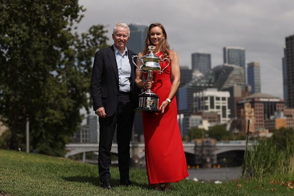 Elena Rybakina and Craig Tiley pose after the women’s singles final.