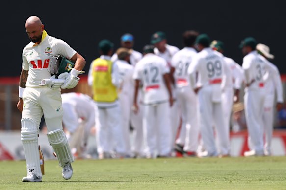 Downcast: Jake Weatherald leaves the field.