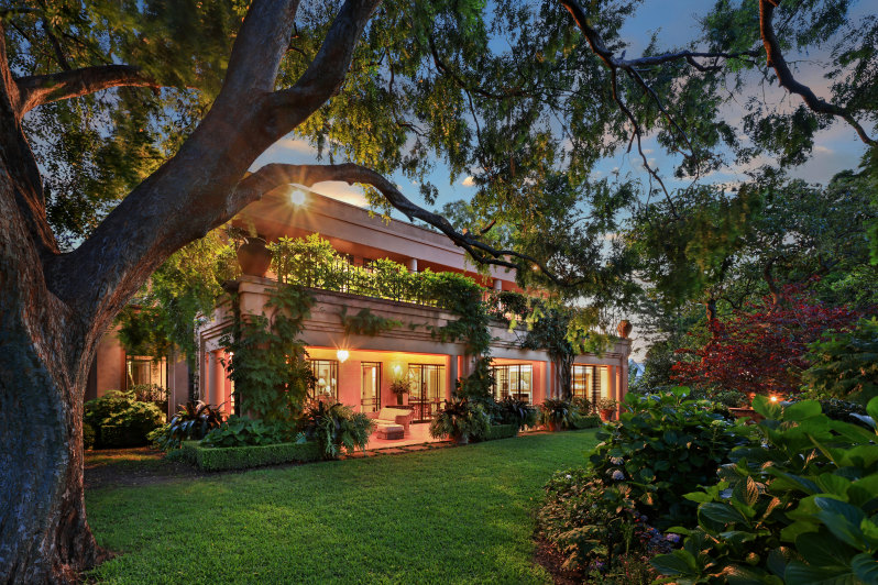 The Espie Dods-designed residence of Antoinette Albert last traded in 1982 for $825,000.
