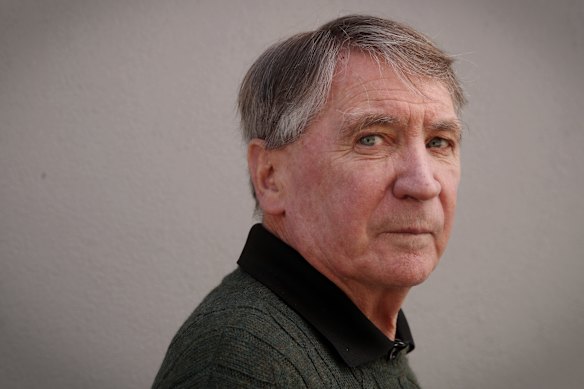 Former ASIO boss Dennis Richardson will lead a review into federal law enforcement and intelligence agencies.