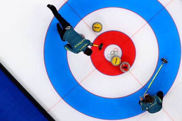 Dean Hewitt and Tahli Gill in action at Beijing 2022.