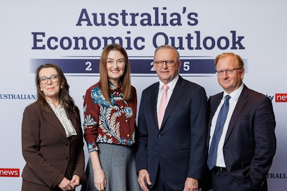 McKenna rubs shoulders with (from left) Michelle Gunn, editor-in-chief of The Australian, as well as PM Anthony Albanese and Sky News CEO Paul Whittaker.