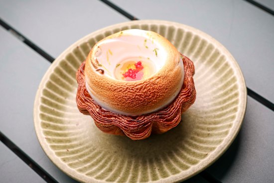 Lemon meringue tart with finger lime.