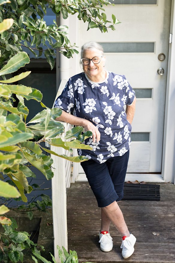 The writer’s mother, Robin, needed two total knee replacements.