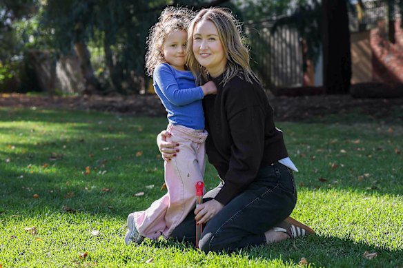 Elise Tobin with her daughter, Hazel.
