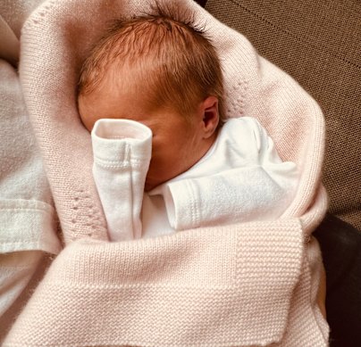 Athena Elizabeth Rose Mapelli Mozzi was born on January 22 to Princess Beatrice and Edoardo Mapelli Mozzi.