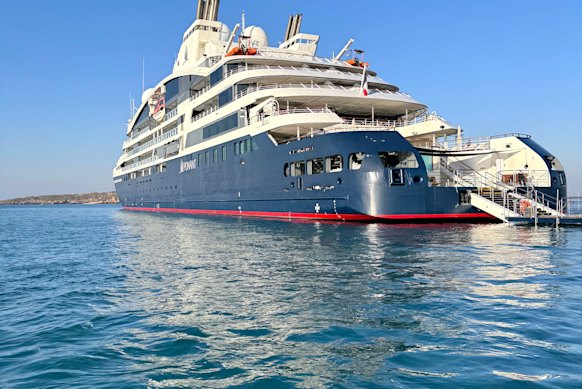 Le Jacques Cartier – the Marina at the ship’s stern, where guests board the Zodiacs folds down to settle at water level, making expedition departure and return simple.