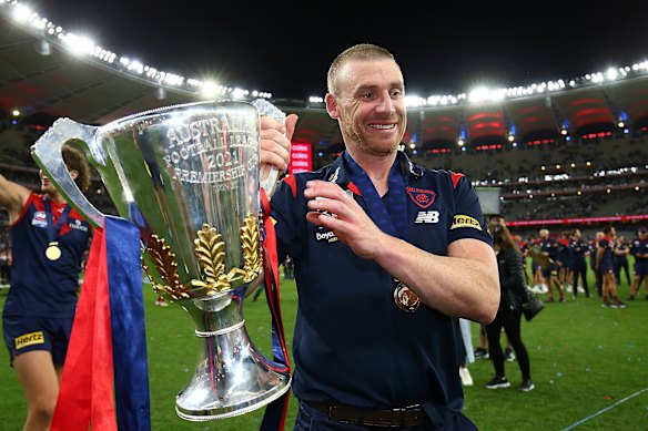 Simon Goodwin with the 2021 premiership cup.