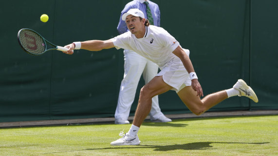 Alex de Minaur is through to the fourth round at Wimbledon for the second time.