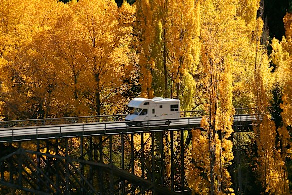 Victoria Bridge, Kawarau Gorge, South Island, New Zealand
