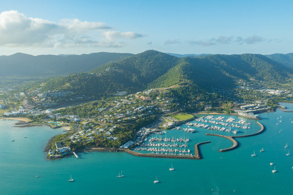 Make Airlie Beach your base.