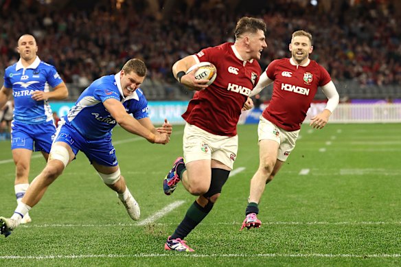 Dan Sheehan breaks away to score for the Lions in their tour opener against the Force last weekend.