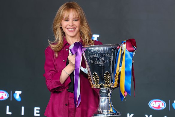 Kylie Minogue will take centre stage at the AFL grand final.