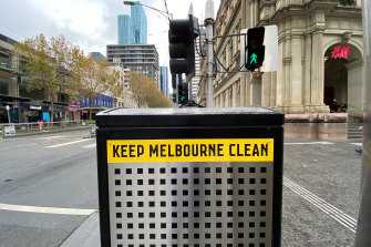 L'acier inoxydable est la finition préférée pour les poubelles de Melbourne selon les directives.