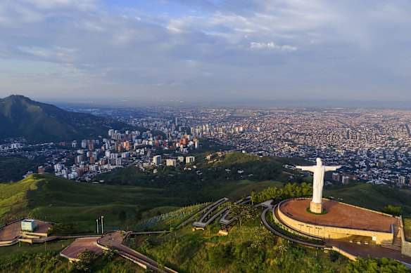 Cristo Rey statue, overlooking Cali.
