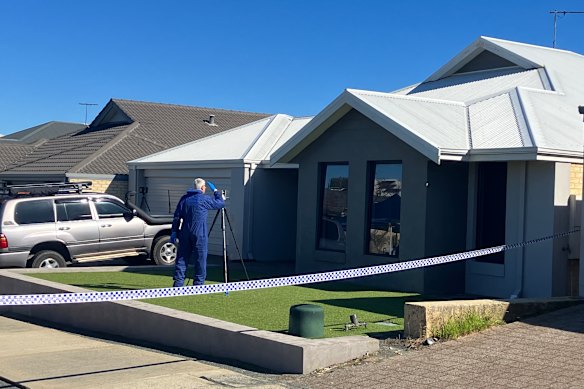 A man has died and a woman is assisting police with inquiries after a suspected stabbing in Baldivis.