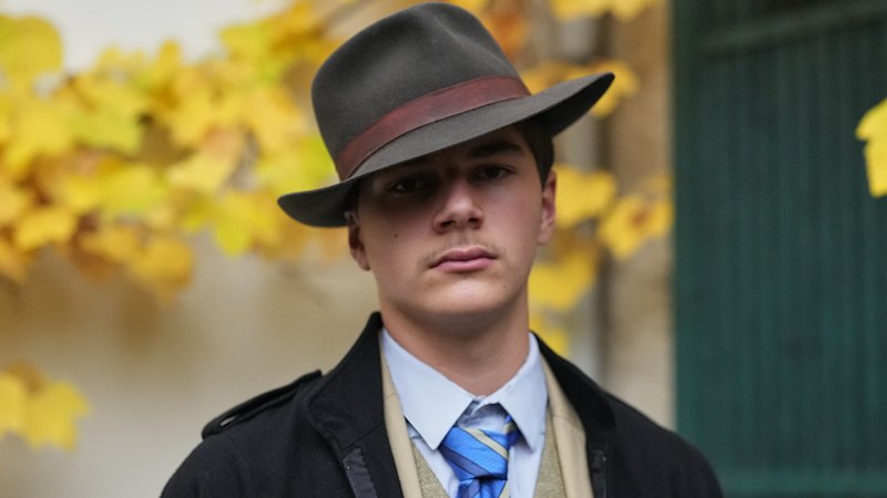 Meet the teen behind the Louvre mystery photo