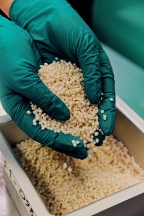 Uluu has developed pellets suitable for plastic manufacturers from seaweed.
