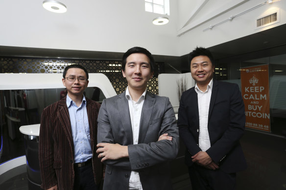 Les trois fondateurs de Bitcoin Global : (de gauche à droite) Jin Chen, Sam Lee et Allan Guo en des temps plus heureux. 