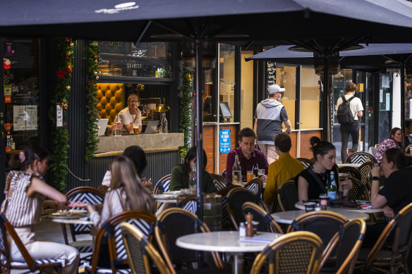 Degraves Street is popular with tourists. 