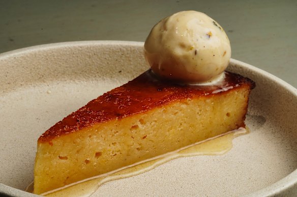 Portokalopita (orange syrup cake).