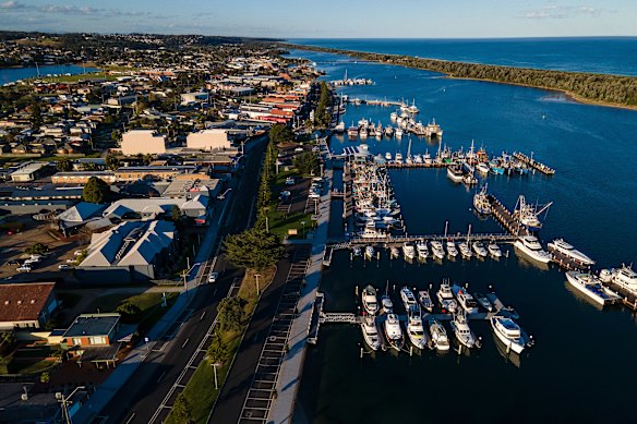Lakes Entrance is one town where Solstice Energy is shutting down its local gas network.