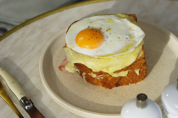 Croque madame.