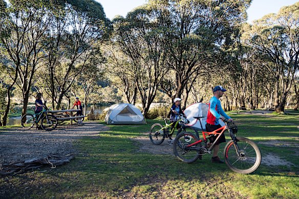 Australians love getting outdoors, the national parks campsites provide a perfect opportunity.
