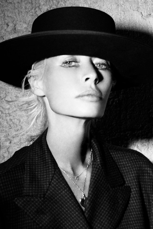 Wendy James was adopted, and had a happy childhood.