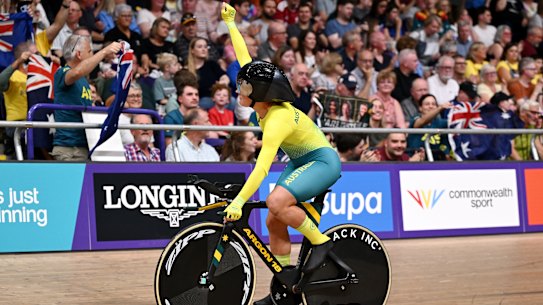 Felicity Wilson-Haffenden celebrates victory in the women’s team pursuit. 