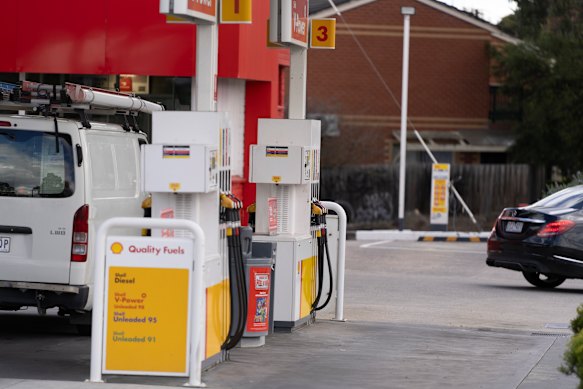 Shell owner Vivo says its imports of Indian oil have fallen to zero.