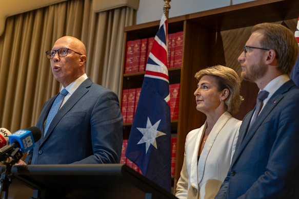 CFMEU investigation: Victorian government pay CFMEU almost $3m in three ...