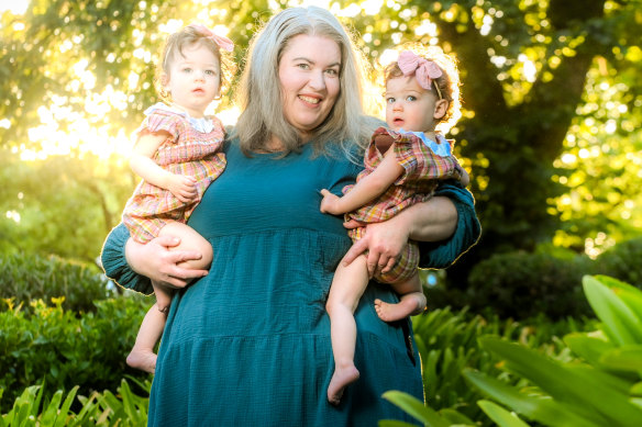 Aimee Welton believed at age 35 that she had eggs enough to spare to give some to a friend struggling with fertility, only to discover she would need donor eggs herself.