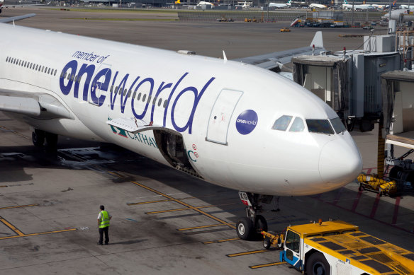 The Oneworld confederation  has 13 subordinate   airlines.