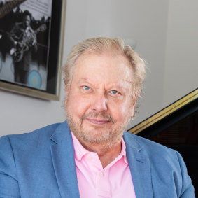 Richard White, founder and CEO of WiseTech, has connections to five of Eliza's apartments.