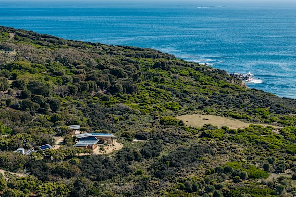 Roaring Beach House, Nubeena.