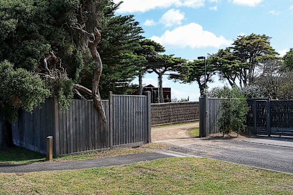 The Sorrento properties of Myer siblings Richard Shelmerdine and Celia Burrell share a driveway, which has become contested turf.