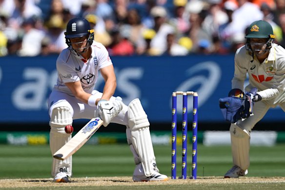 Jacob Bethell embraces the Bazball philosophy with an early ramp shot.