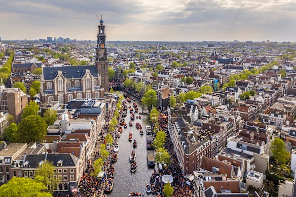 One of Europe’s most cultured capitals, with its array of major art museums, Amsterdam is truly a city for all seasons.