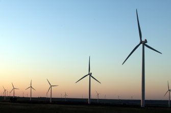 L'Australie veut un plan mondial ambitieux pour éliminer les tarifs sur les éoliennes, les panneaux solaires et d'autres industries vertes.