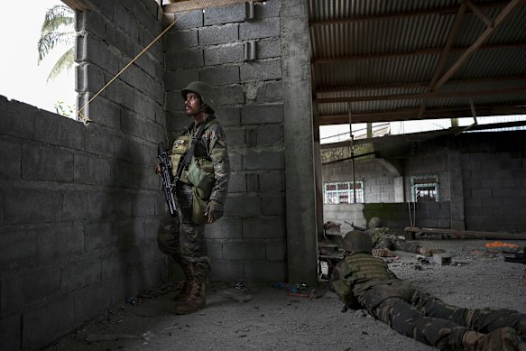 Philippine soldiers during the operation to recapture Marawi from the Islamic State in 2017.